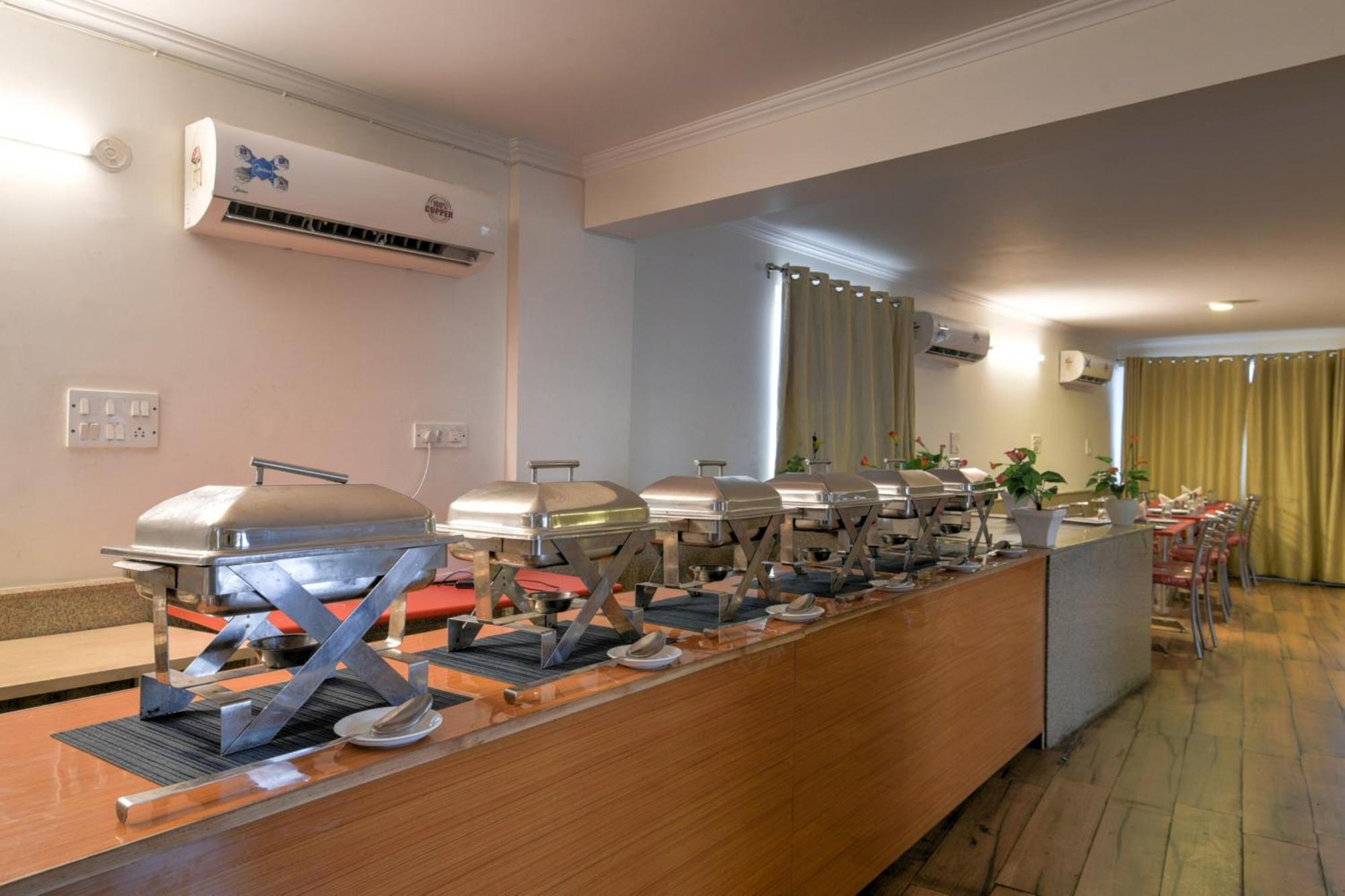 Airport Hotel Mahal New Delhi Exterior photo