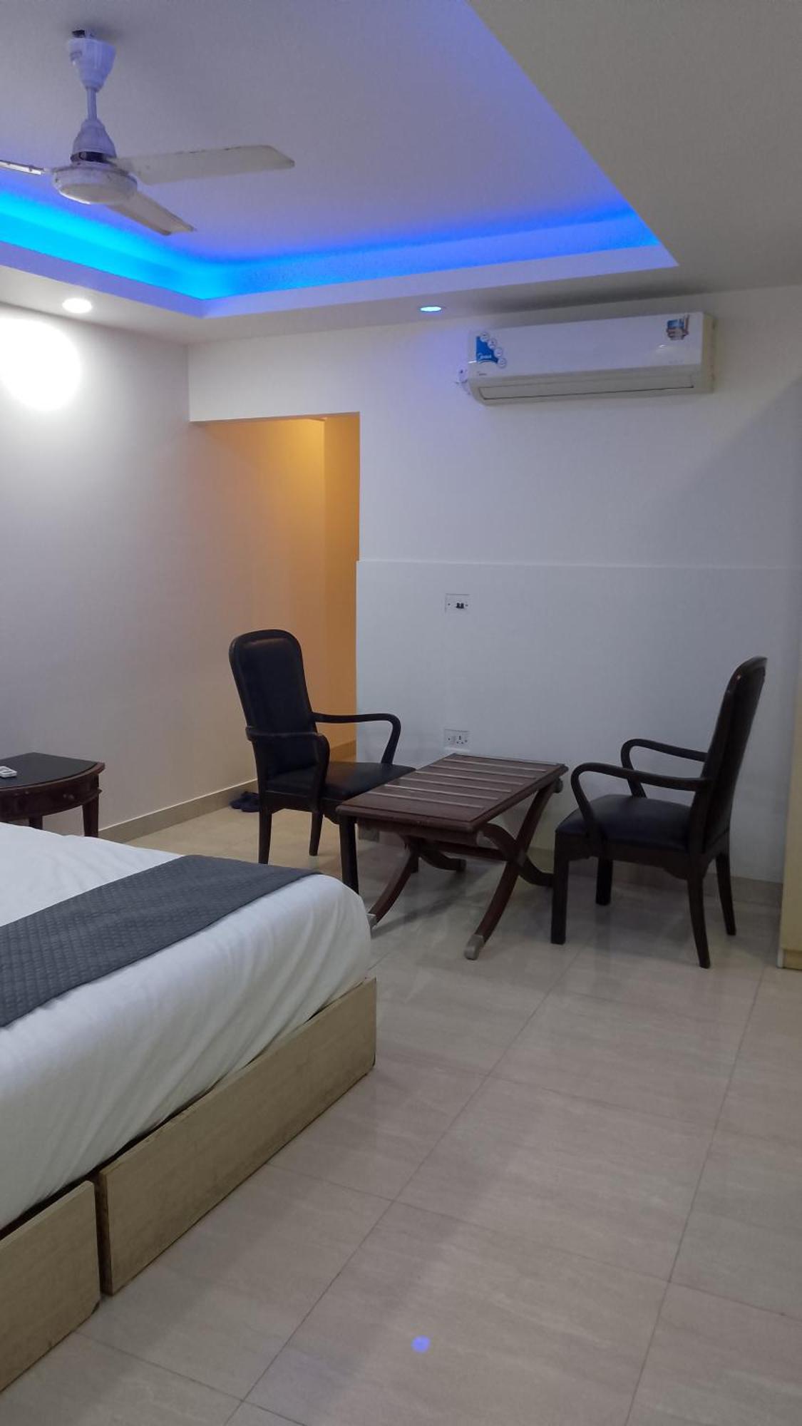 Airport Hotel Mahal New Delhi Exterior photo